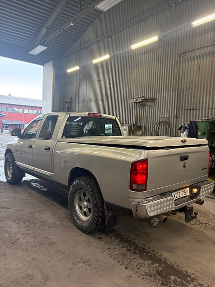 Dodge RAM 1500 3 of 5