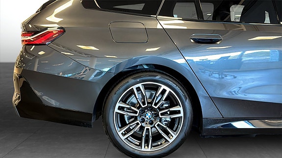 BMW 530e 9 of 9