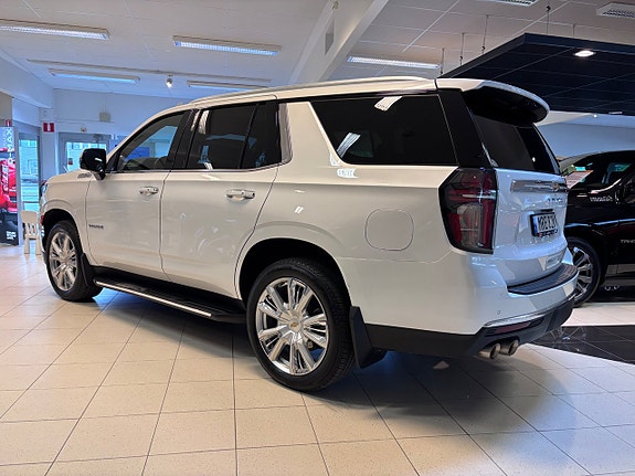 Chevrolet Tahoe 2 of 22
