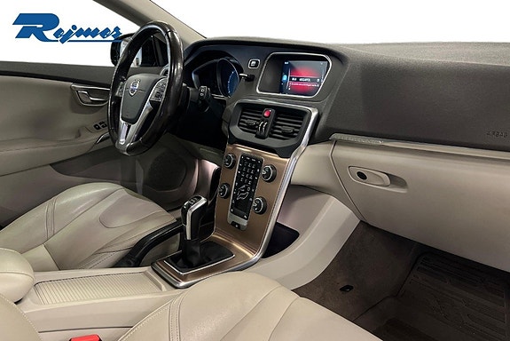 Volvo V40 Cross Country 6 of 18