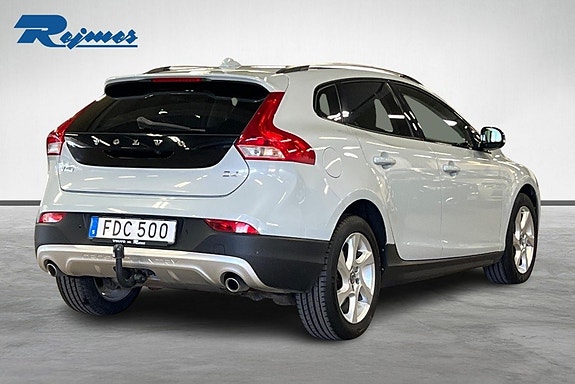 Volvo V40 Cross Country 11 of 18