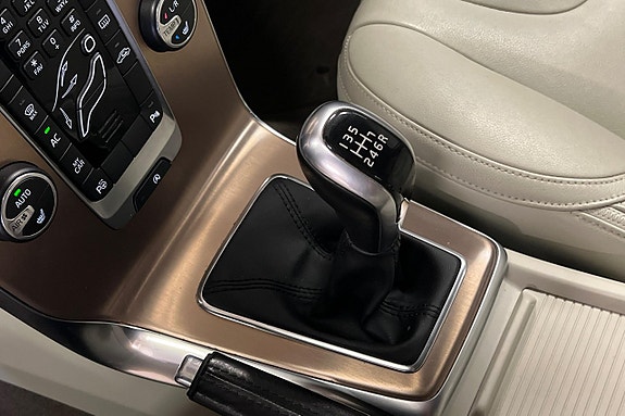 Volvo V40 Cross Country 12 of 18