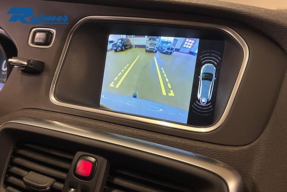 Volvo V40 Cross Country 9 of 18
