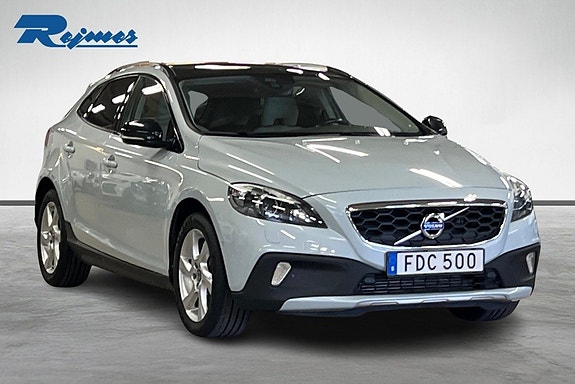 Volvo V40 Cross Country 12 of 18