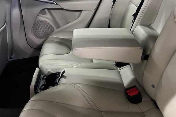 Volvo V40 Cross Country 18 of 18