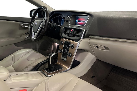 Volvo V40 Cross Country 6 of 18