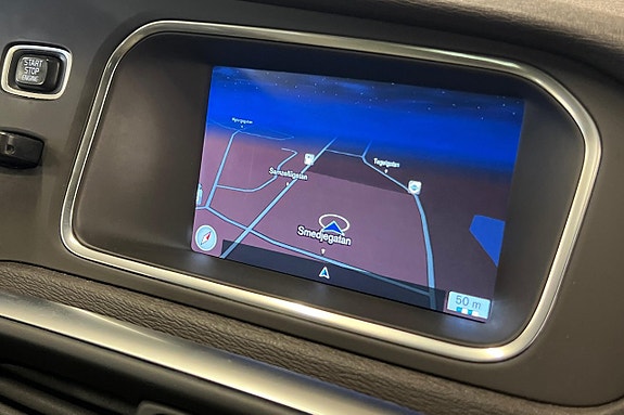 Volvo V40 Cross Country 14 of 18