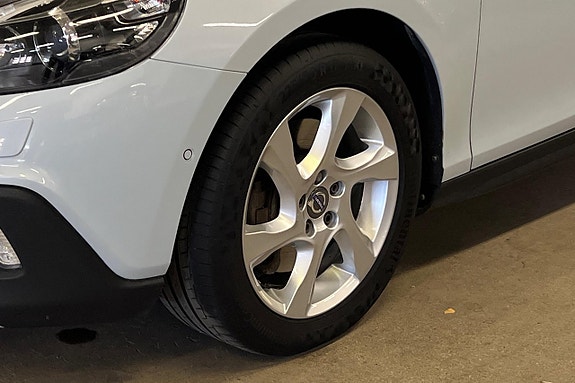 Volvo V40 Cross Country 16 of 18