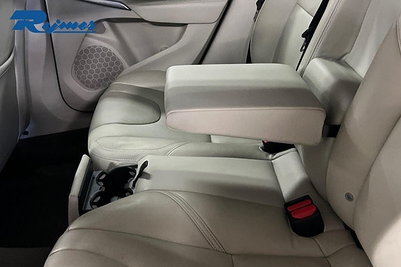 Volvo V40 Cross Country 18 of 18