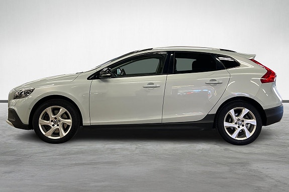 Volvo V40 Cross Country 3 of 18