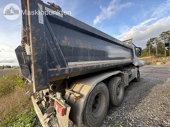 Mercedes-Benz Arocs 6x2 Schaktbil 3 of 27