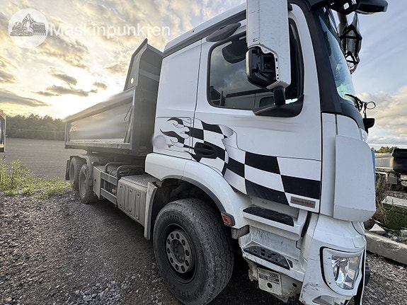 Mercedes-Benz Arocs 6x2 Schaktbil 2 of 27