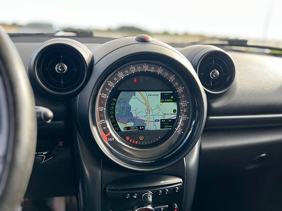MINI Countryman Cooper SD 13 of 16