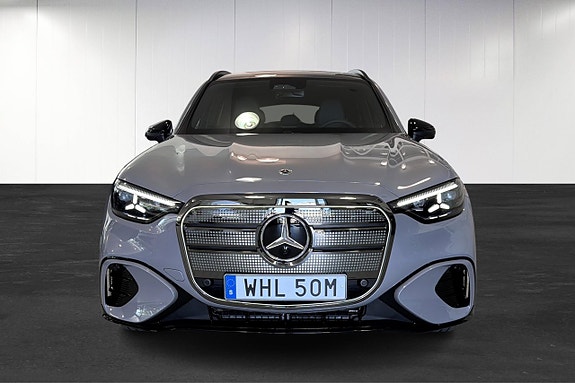 Mercedes-Benz GLC400 2 of 13