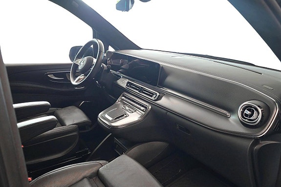 Mercedes-Benz V300 13 of 16