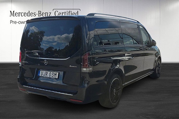 Mercedes-Benz V300 4 of 16