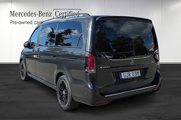 Mercedes-Benz V300 3 of 16