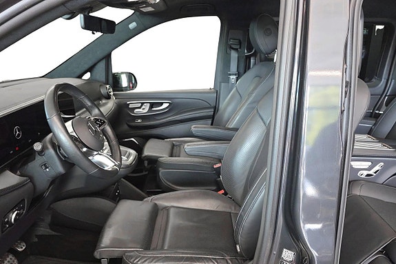 Mercedes-Benz V300 14 of 16