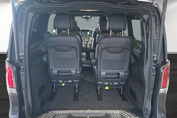 Mercedes-Benz V300 15 of 16