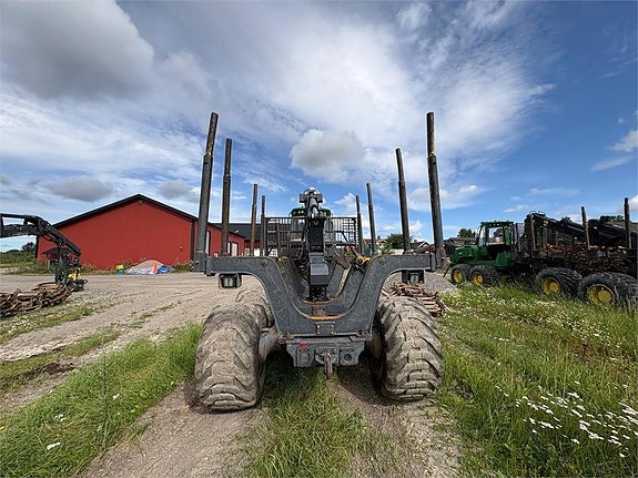 John Deere 1210G 9 of 24