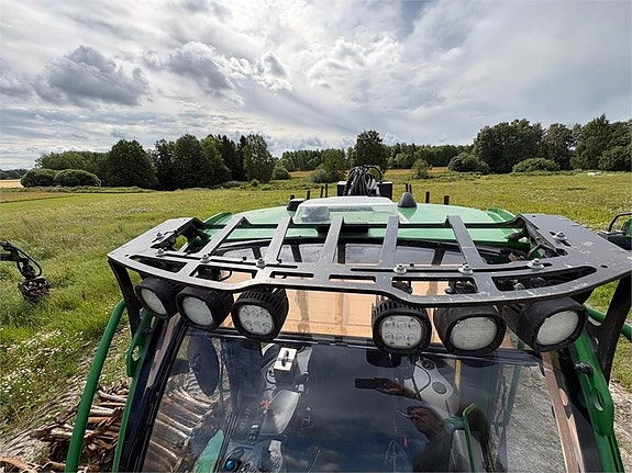 John Deere 1210G 20 of 24