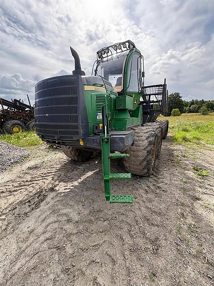 John Deere 1210G 18 of 24