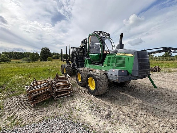 John Deere 1210G 16 of 24