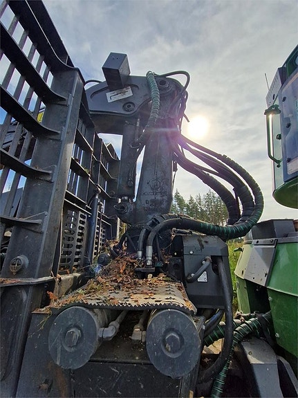 John Deere 1910G 13 of 24
