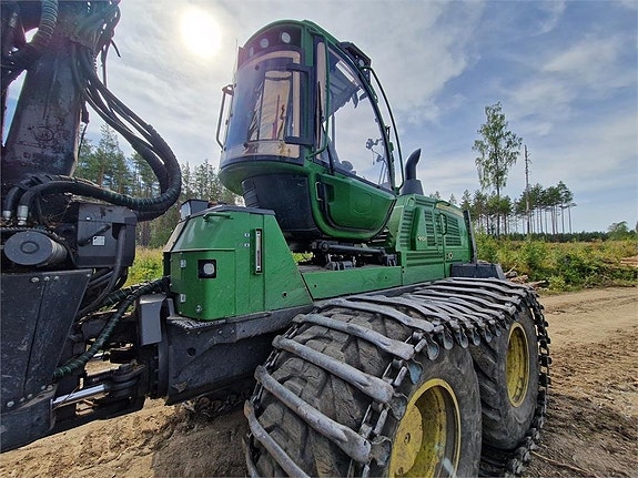 John Deere 1910G 15 of 24