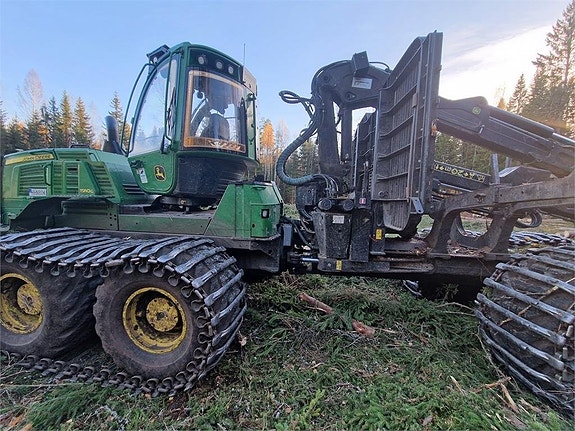 John Deere 1910G 5 of 24