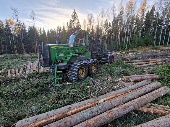 John Deere 1910G