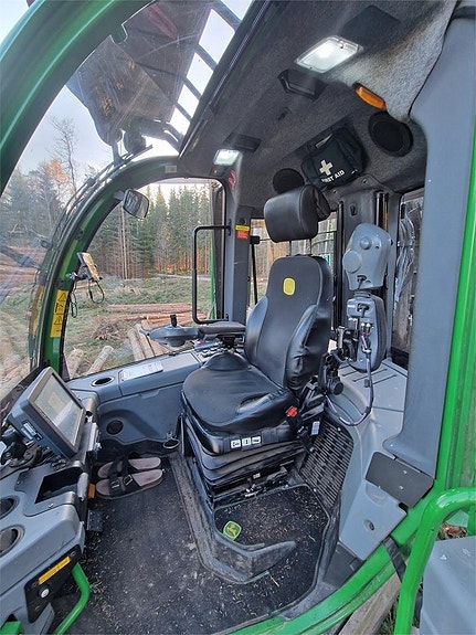 John Deere 1910G 24 of 24