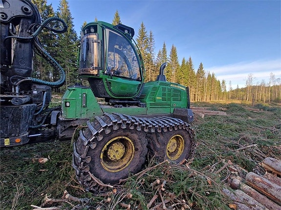 John Deere 1910G 16 of 24