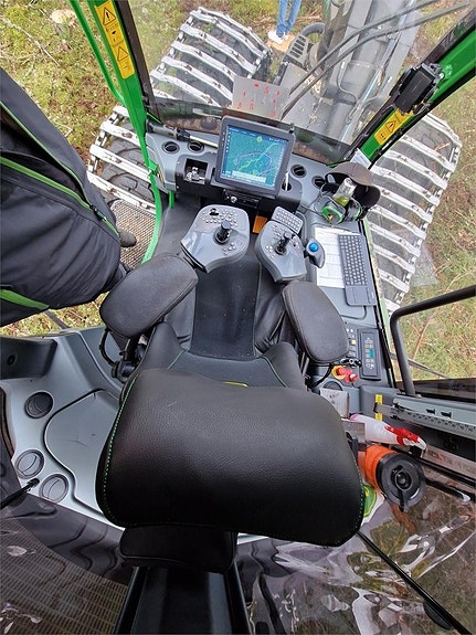 John Deere 1470G 22 of 24