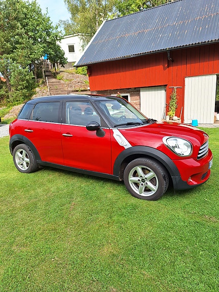 MINI Countryman Cooper D 2 of 6