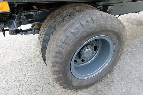 HYDRAULISK TIPPVAGN MED STÅLBOTTEN OCH LÄMMA 6 of 12