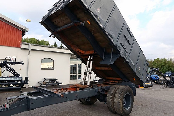 HYDRAULISK TIPPVAGN MED STÅLBOTTEN OCH LÄMMA 8 of 12