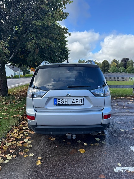 Mitsubishi Outlander 2 of 11