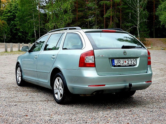 Skoda Octavia 2 of 29