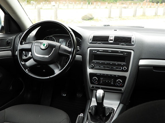 Skoda Octavia 14 of 29