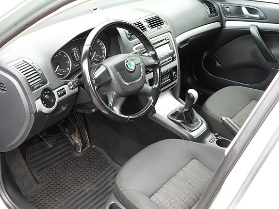 Skoda Octavia 12 of 29