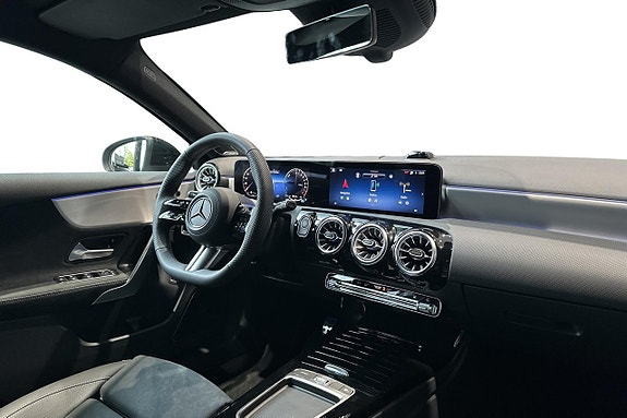 Mercedes-Benz A250 e 9 of 14