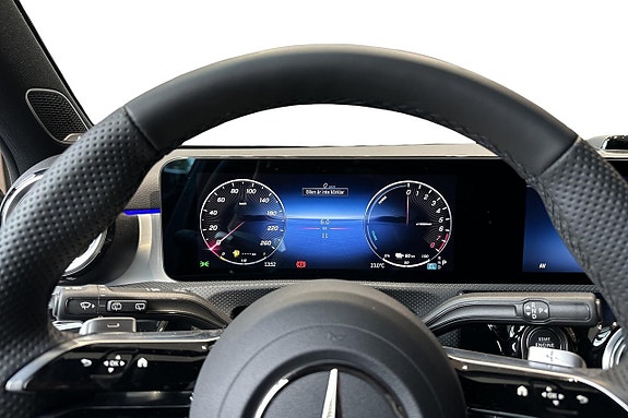 Mercedes-Benz A250 e 7 of 14