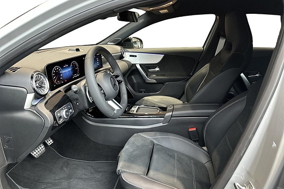 Mercedes-Benz A250 e 10 of 14