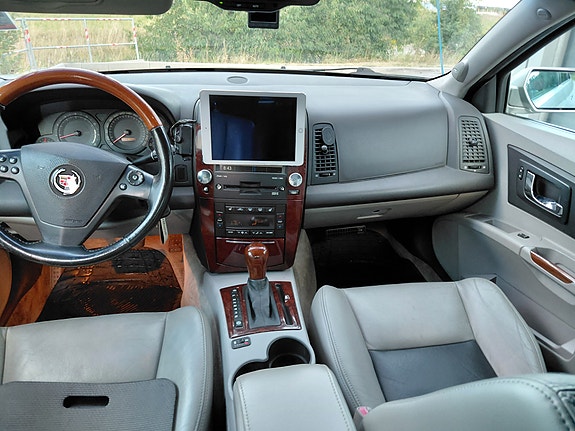 Cadillac CTS 3 of 6