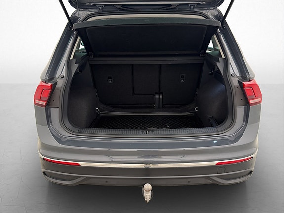Volkswagen Tiguan 8 of 28