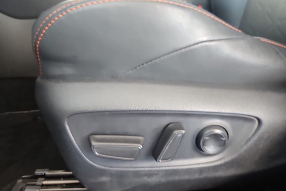 Toyota RAV4 19 of 19
