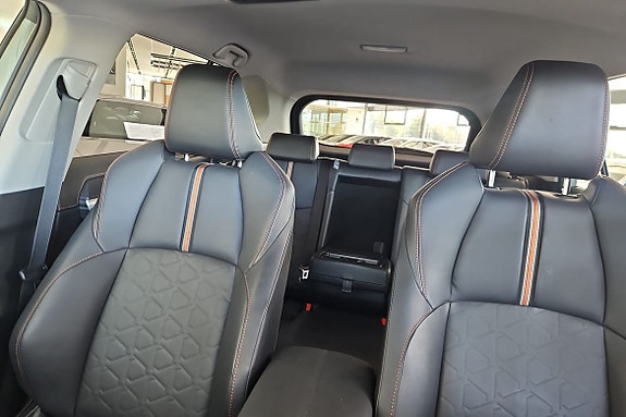 Toyota RAV4 16 of 19