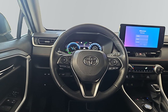 Toyota RAV4 9 of 19