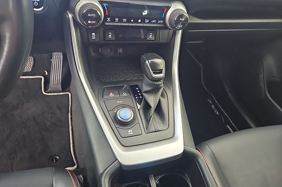 Toyota RAV4 15 of 19